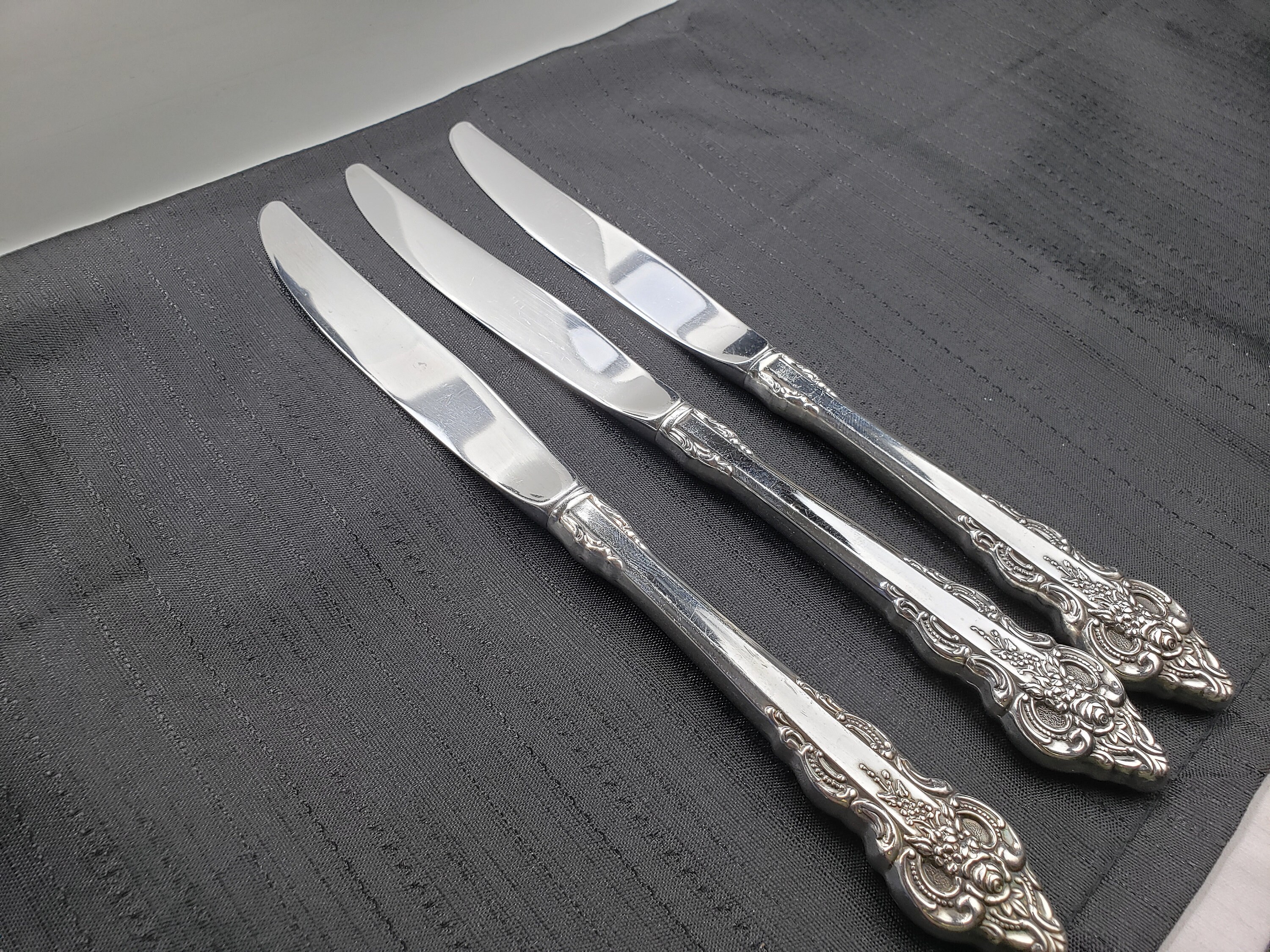 Cubiertos Oneida Cherbourg Acero Inoxidable – Plata Comunidad, Excelente Estado (Usado Ligero)