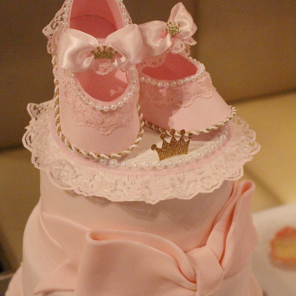 Cute Cake Topper Shoes/ Crown Baby Shower/ Unique Shoes/ Elegantly Paper Shoes/ Girl Baby Shower Cake Topper/ Coral Baby Shower/ Favors.
