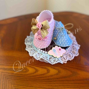 Gender Reveal Party/ Gender Reveal Cake Topper/ Boy Or Girl Theme/ Elegant Cake Topper/ Shoe Cake Topper/ Beautiful Cake Topper/ Baby Shower