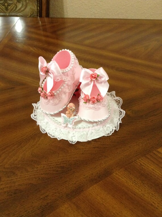 baby shoe centerpiece