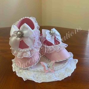 Cute Cake Topper Shoes/ Butterfly and Shoe/ Elegantly Paper Shoes/ Girl Baby Shower Cake Topper/ Pink Baby Shower/ Favors.