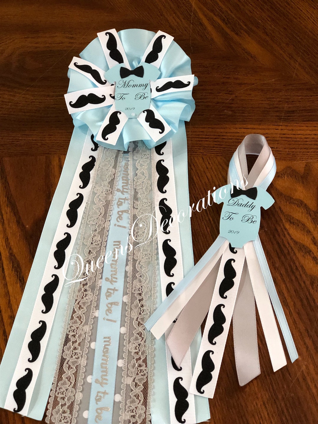 Mustache Mommy to Be Corsage/ Polka Dot Corsage/ Set of Mommy &amp; Daddy ...