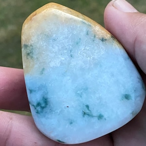 512.50 Carats Natural Green Jade , green Jadeite  Translucent Burma (untreated )