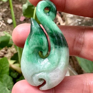 102.50 Carats Type A Green Jade Burmese, Green Jadeite Jade Carving Māori Pendant jade ,jadeite jade