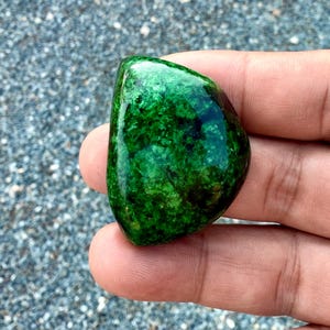 145.50 Carats Tumbled Kosmochrol Jade,Maw sit sit Jade,green black Jade,Albite jade,gift,jade Burma,Jadeite Burmese  (untreated )