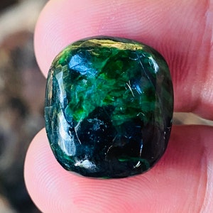 18.80 Carats Kosmochrol Maw sit sit Jade , green black Jadeite Burmese  (untreated )
