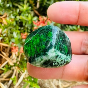 134.20 Carats Tumbled Kosmochrol Jade,Maw sit sit Jade,jade albite,jade Burma,chrome jade,green jade,
