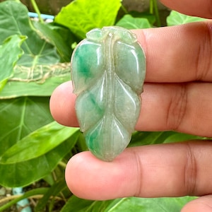 39.00 carats Type A Green Jade Jadeite  Translucent Burma Stone Pendant
