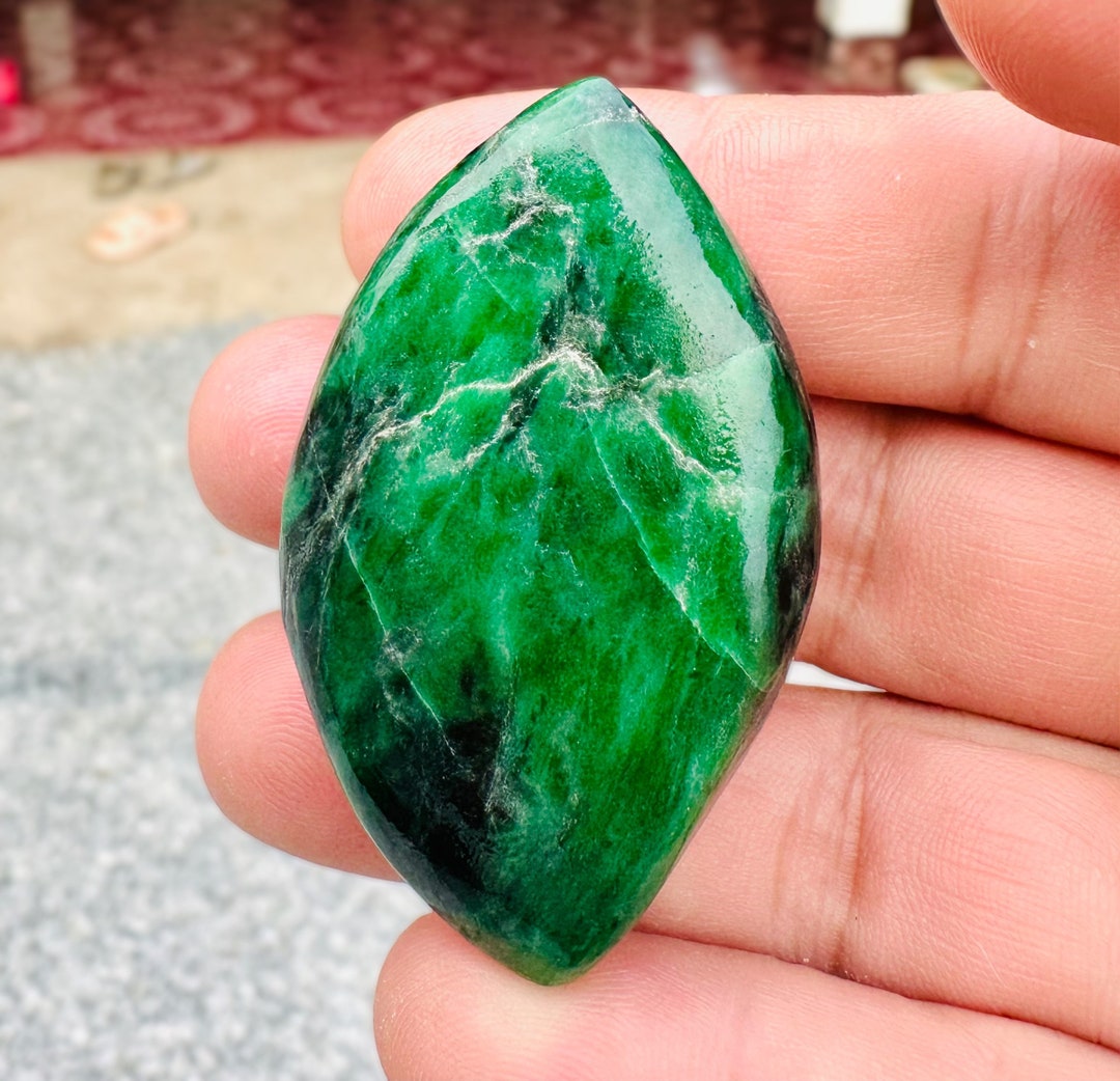 Jade Birman Naturel 3.68 Ct - Octogone Vert Opaque - Pierre Précieuse Rare