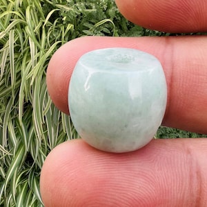 33.00 Carats Vert Jadéite Jade birman, Drop jade Birmanie