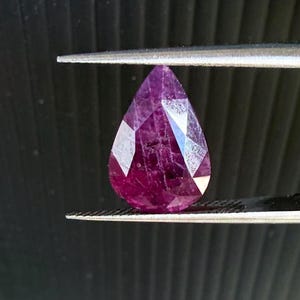 4.60 Carats Natural Ruby Burmese Mong Hsu (Ruby with Blue core Untreated)