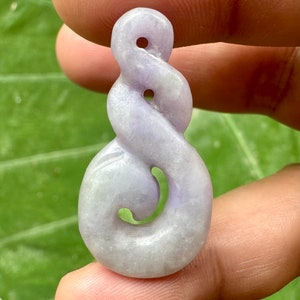 Lavender Jadeite Māori Carving Pendant (28.50 Carats)