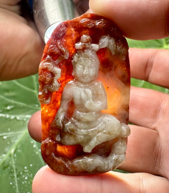 ビルマ翡翠ペンダント：ツーカラー彫刻の宝石ネックレス - Etsy 日本