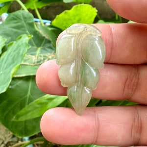25.50 carats Type A Green Jade Jadeite  Translucent Burma Stone Pendant