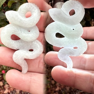 129.50 Carats Type A Light Lavender Grass Translucent Jade Burmese Sneak carving pendant,Lavender Jadeite Jade carved,lavender jade pendant