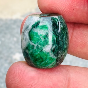 67.50 Karat Natürliche Kosmochlor Maw Sit Sit Edelstein Perle (19.8x19.5 mm)