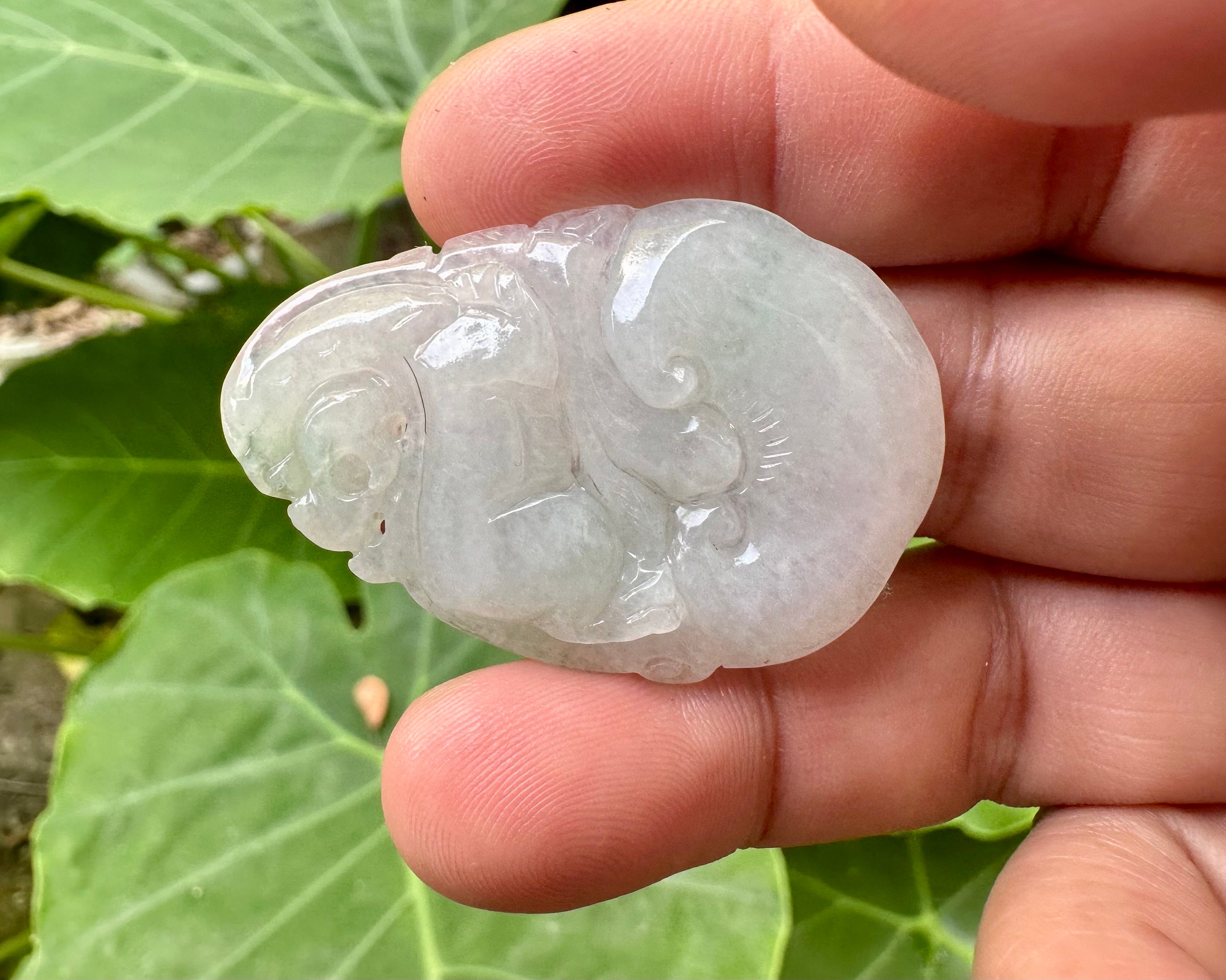 彫刻された氷翡翠ペンダント：ビルマ産A級翡翠 - Etsy 日本
