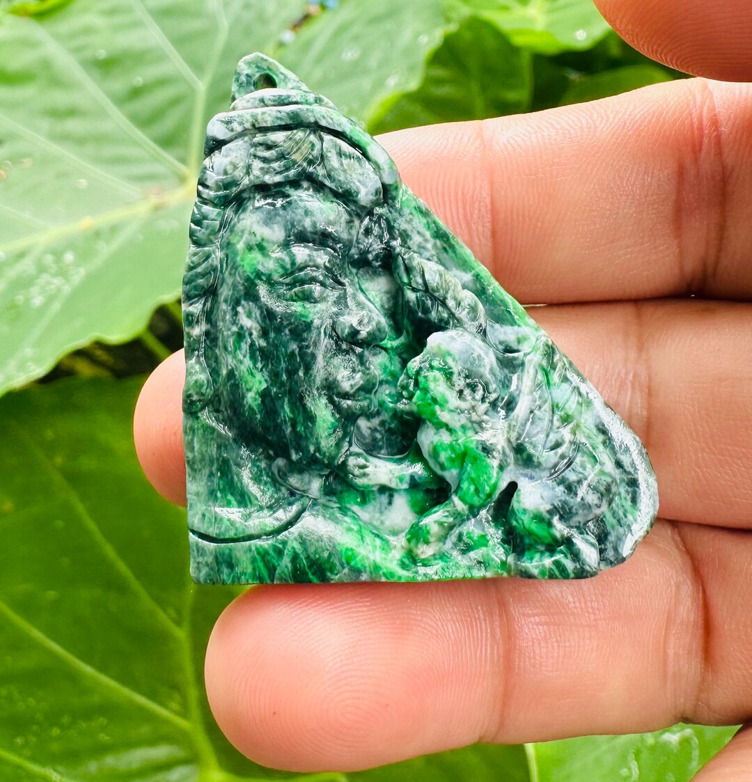 Carats Kosmochlor Maw Sit Sit Carving Jade Burma - Main Image