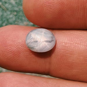 3,20-karatowy birmański szafir gwiaździsty w kaboszonie: luźny kamień szlachetny