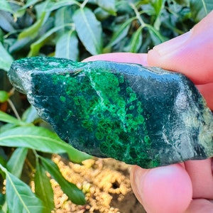 325.50 Carats Rough Kosmochrol Jade,Maw sit sit Jade,green black Jade,Albite jade,gift,jade Burma,Jadeite Burmese  (untreated )