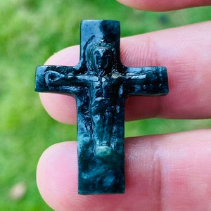 Burmese Black Jadeite Cross Carving: Translucent Omphacite Jade