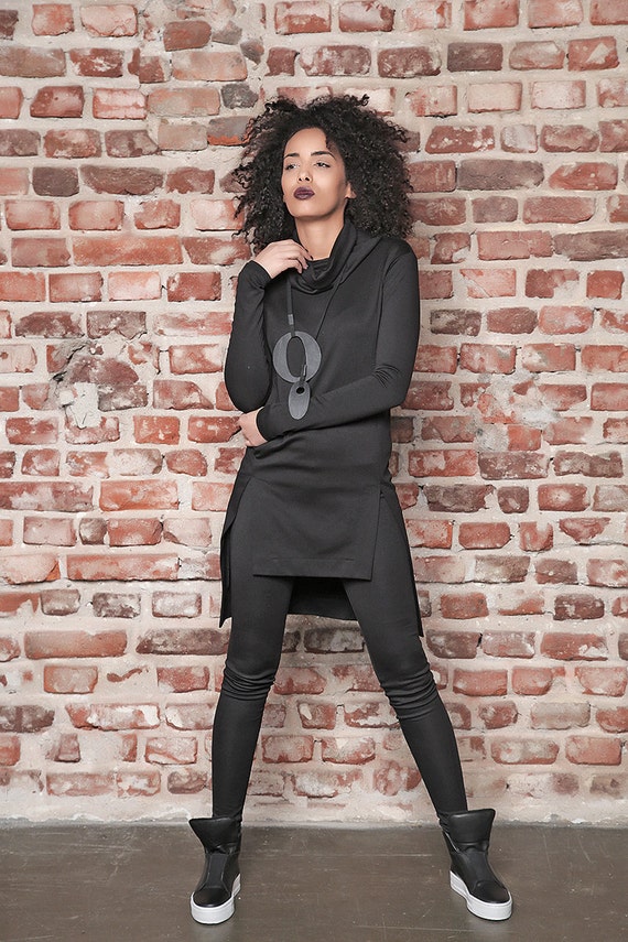 Isla Ruffle Sleeve Tunic | RICH BLACK