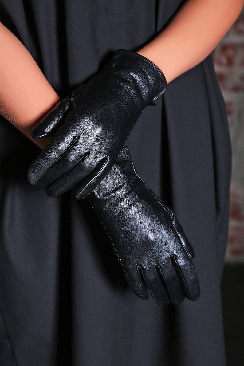 womens fitted leather gloves