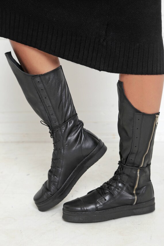 Lederstiefel, Damen Stiefel, Steampunk Stiefel, Goth Schuhe, Frauen schwarze Schuhe, Knie hohe Schuhe, Grunge Stiefel, schwarze Stiefel, Lederstiefel Lederstiefel mit Filz, grau in 2019 | Stiefel, Lederstiefel