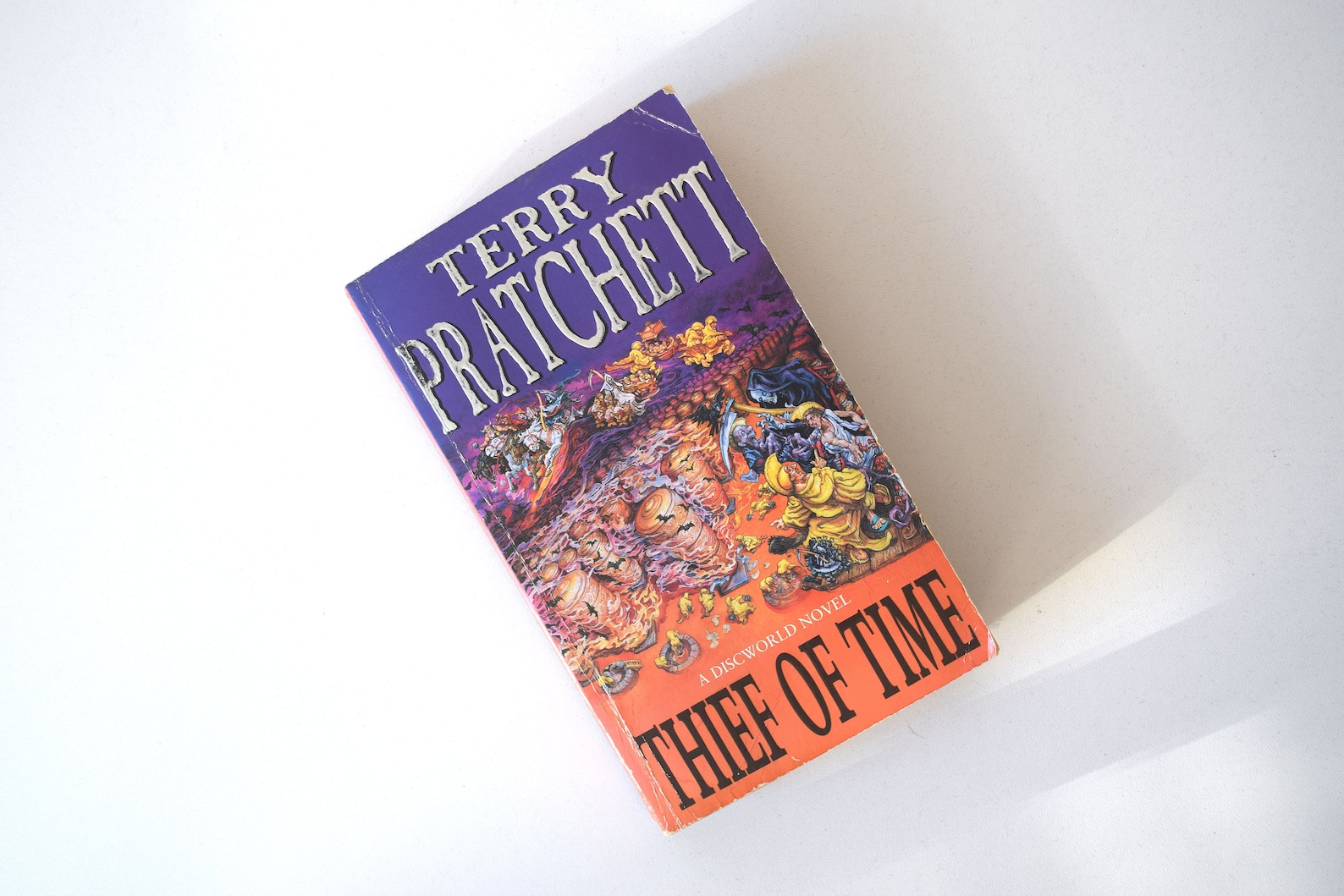 Thief of Time. Terry Pratchett. Discworld Book 26. Josh Kirby. Etsy
