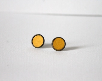 Minimalist Yellow Leather Puce Earring