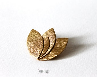 Lotus petals brooch Golden Leather