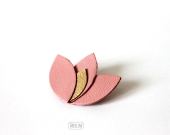 Broche Lotus Pétales Cuir Rose Doré