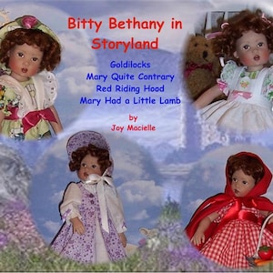 Puede incluir: Tres muñecas de porcelana vestidas como personajes de cuentos de hadas clásicos: Ricitos de Oro, Caperucita Roja y Mary, Quite Contrary. Las muñecas están posadas sobre un fondo de cielo azul con nubes y montañas.