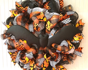 Bat wreath, Halloween wreath, bat sign, orange and black, deco mesh wreath, Halloween decor, Halloween party, front door wreath, Halloween