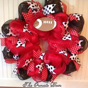 Deco mesh sports wreath, football wreath, basketball wreath, baseball wreath, soccer wreath, hockey wreath, cheerleading wreath, deco mesh