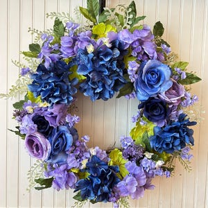 Frühlingsblumenkranz, Sommerblumenkranz, blaue Kränze, lila Kränze, Weinrebenkranz, Haustürkranz, Frühlingskränze, Sommerkranz