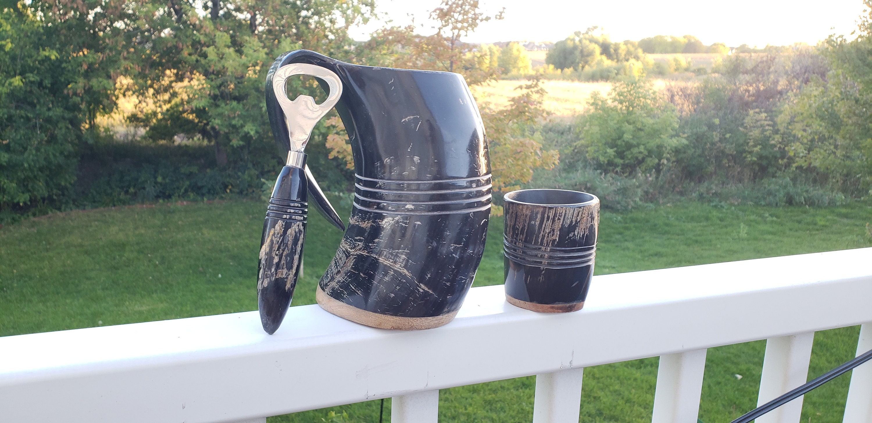 Cuerno vikingo para beber – 18 pulgadas con viking grabado con soporte de  cuerno 100% auténtico hecho a mano, taza de cerveza hecha a mano de grado