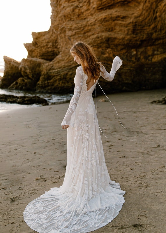 Boho Long Sleeve Lace Wedding Dress Low 