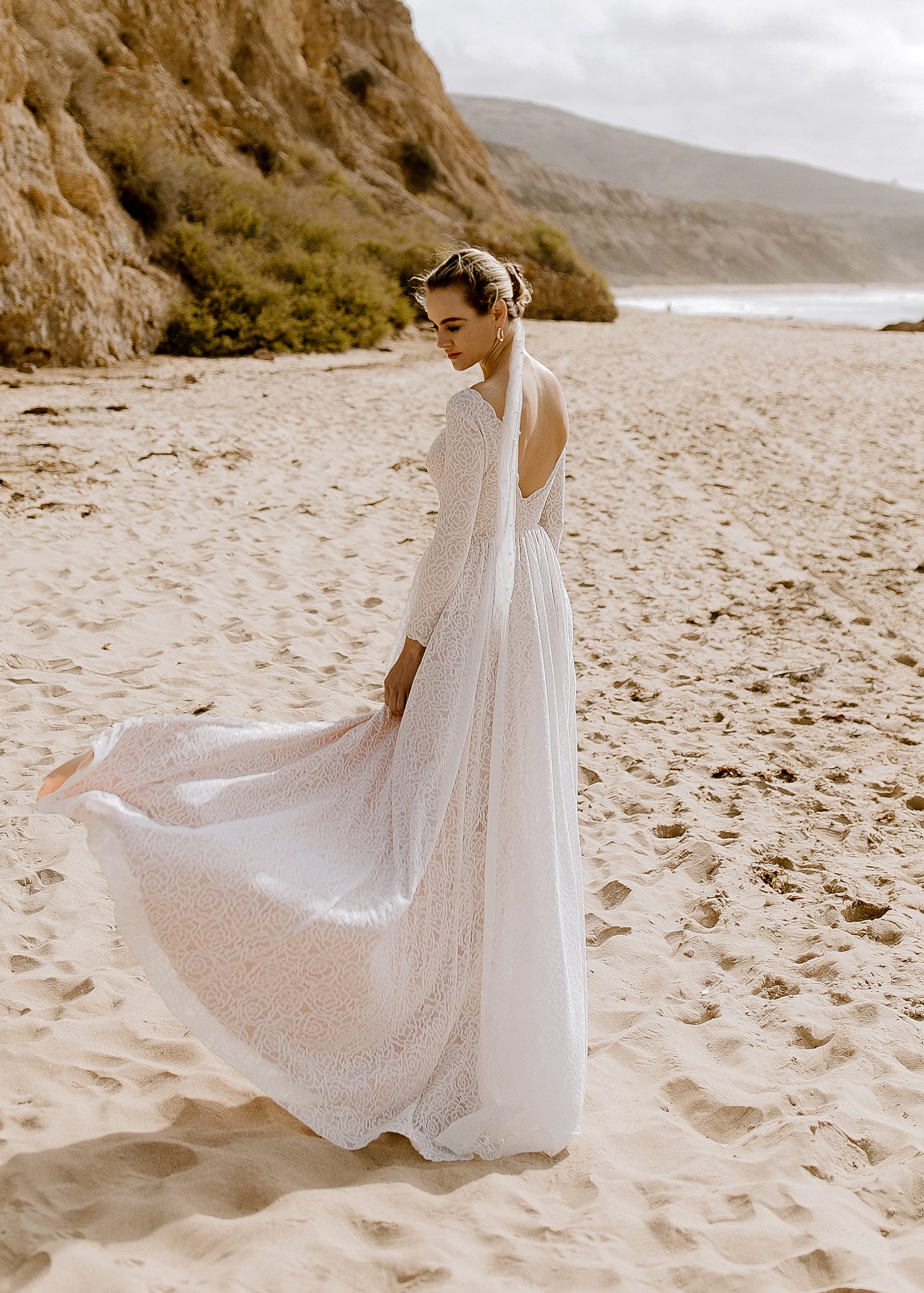 Long Sleeve Lace Wedding Dress, Backless Wedding Dress With Sleeves, Boho  Open Back Bridal Dress - the Haven Dress - Etsy