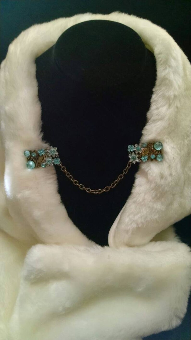 Cloak clasps color- bronzeblues