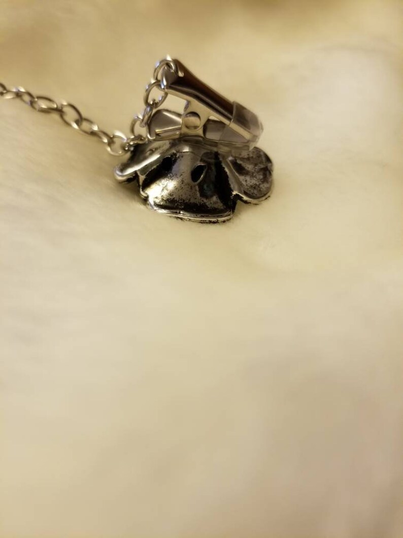 color- blacksilver Cloak clasps