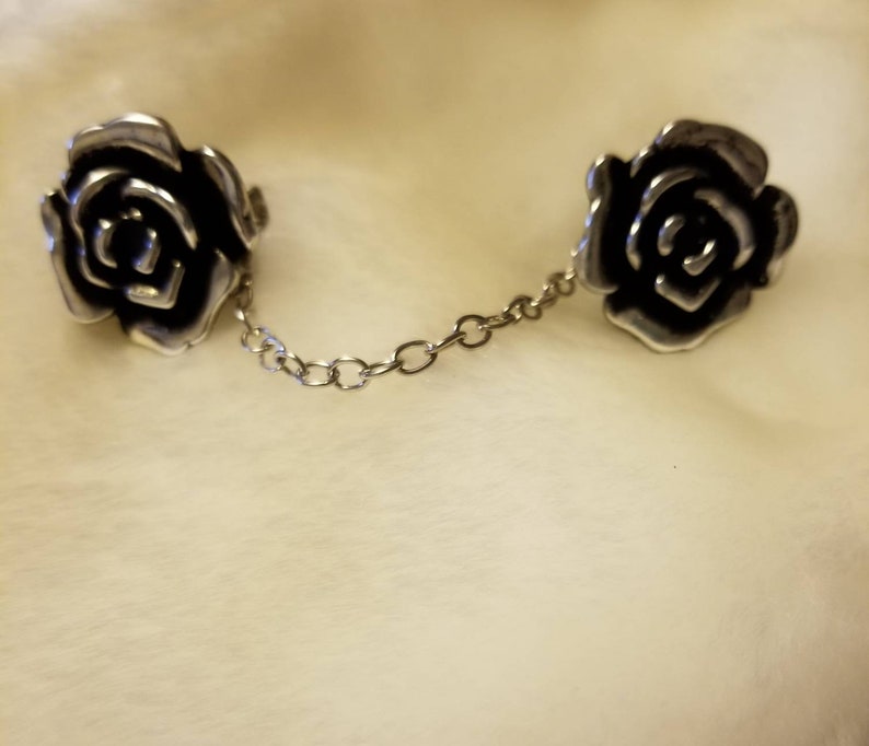 color- blacksilver Cloak clasps