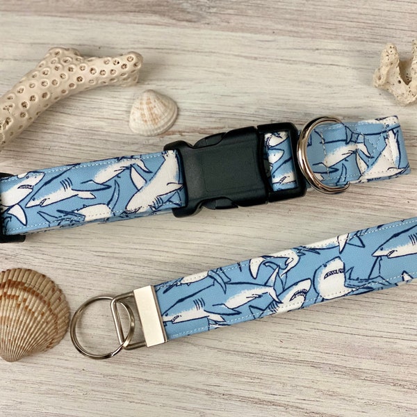 Dog collar, shark, sharks, bite, wee, shark bite, teeth, ocean, sea, shark dog collar, shark keychain, shark key fob, blue, great white