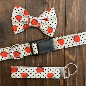 Dog collar, collar with bow, bow tie, strawberry, picnic, black and white, poplin dots, polka dot, dot, fruit, key fob, keychain, summer