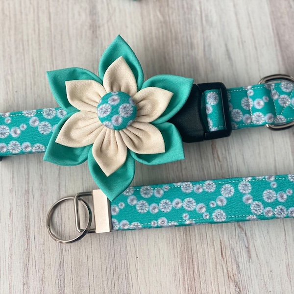 Dog collar, Breakfast, Pearls, Tiffanys, diamonds, blue, T, Collar with flower, Collar with Bow, Bow, Flower, Teal, Turquoise, Key Fob