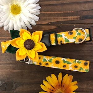 Dog collar, sunflower, sunflower dog collar, collar with bow, collar with flower, key fob, keychain, sunflower dog collar, collar flower