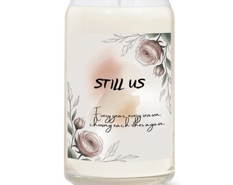 Vela Still Us: Vela de amor y relación, regalo romántico para parejas, vela con mensaje significativo, regalo de aniversario, vela de aniversario