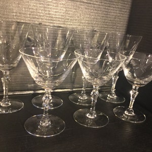 Vintage Gorgeous Fostoria Crystal &quot;Sweetheart Rose&quot; 7 Pcs Set. 4 Water Goblets & 3 Champange Glasses. Clear Etched Rose. Made In USA. Disc.