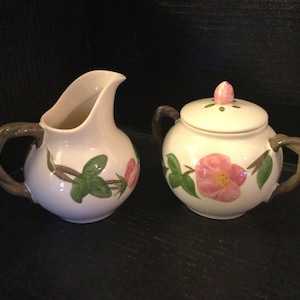 Vintage Beautiful FRANCISCAN China “DESERT ROSE” Sugar Bowl With Lid & Creamer Set. Pink Roses. Made In England. Disc. 1985-2003.