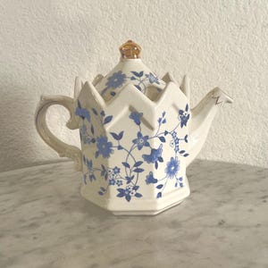 WINDSOR ENGLAND CROWN Octagonal Teapot With Lid. Blue & White Floral Design, Gold Trim. Porcelain. Retired.
